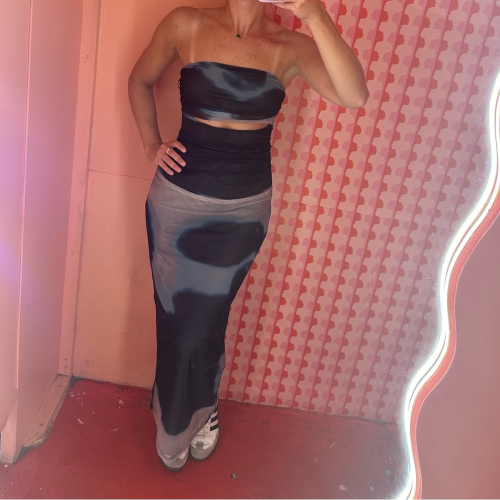 Stylish Black and Gray Strapless Dress